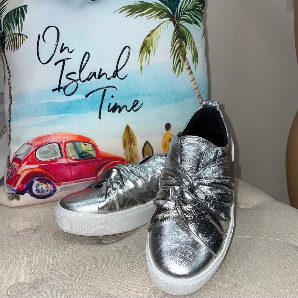 Rebecca Minkoff Nicole Knot Platform Silver Leather Slip-On Size 7